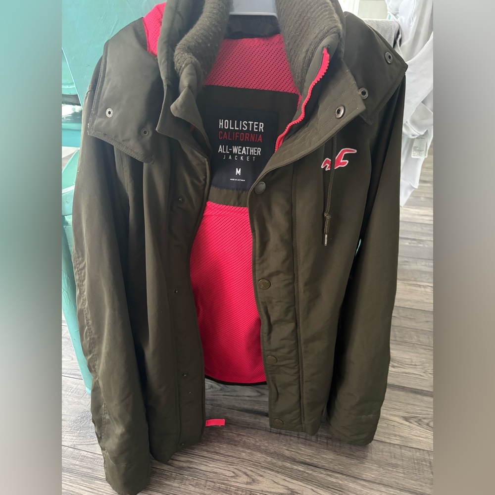 Hollister’s all weather jacket - men’s